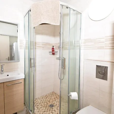 Apartment T2 Entierement Renove Chabian Port Camargue Le Grau-du-Roi